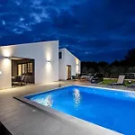 Villa With Private Pool Near *