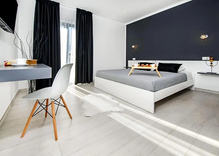 Villa With Private Pool Near *