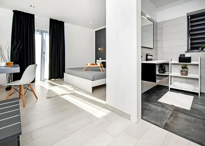 Villa With Private Pool Near