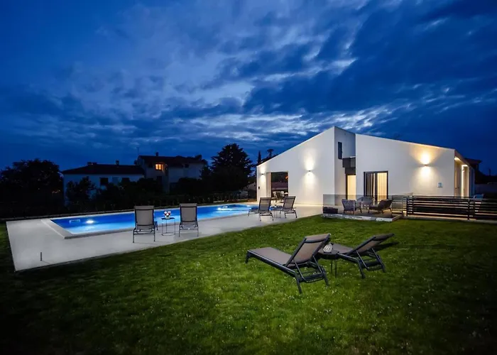 With Private Pool Near Villa Rovinj