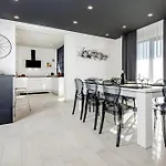 Villa With Private Pool Near *