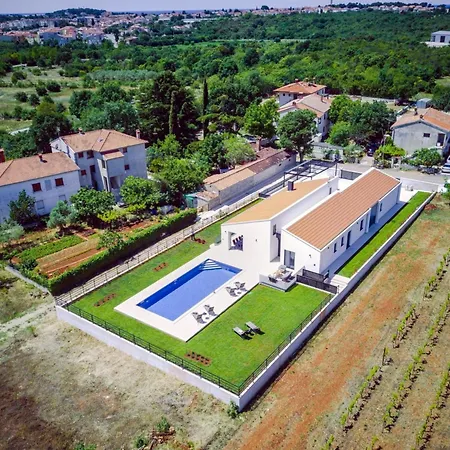 With Private Pool Near Rovigno