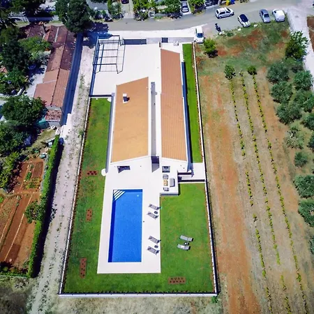 With Private Pool Near Villa Rovigno